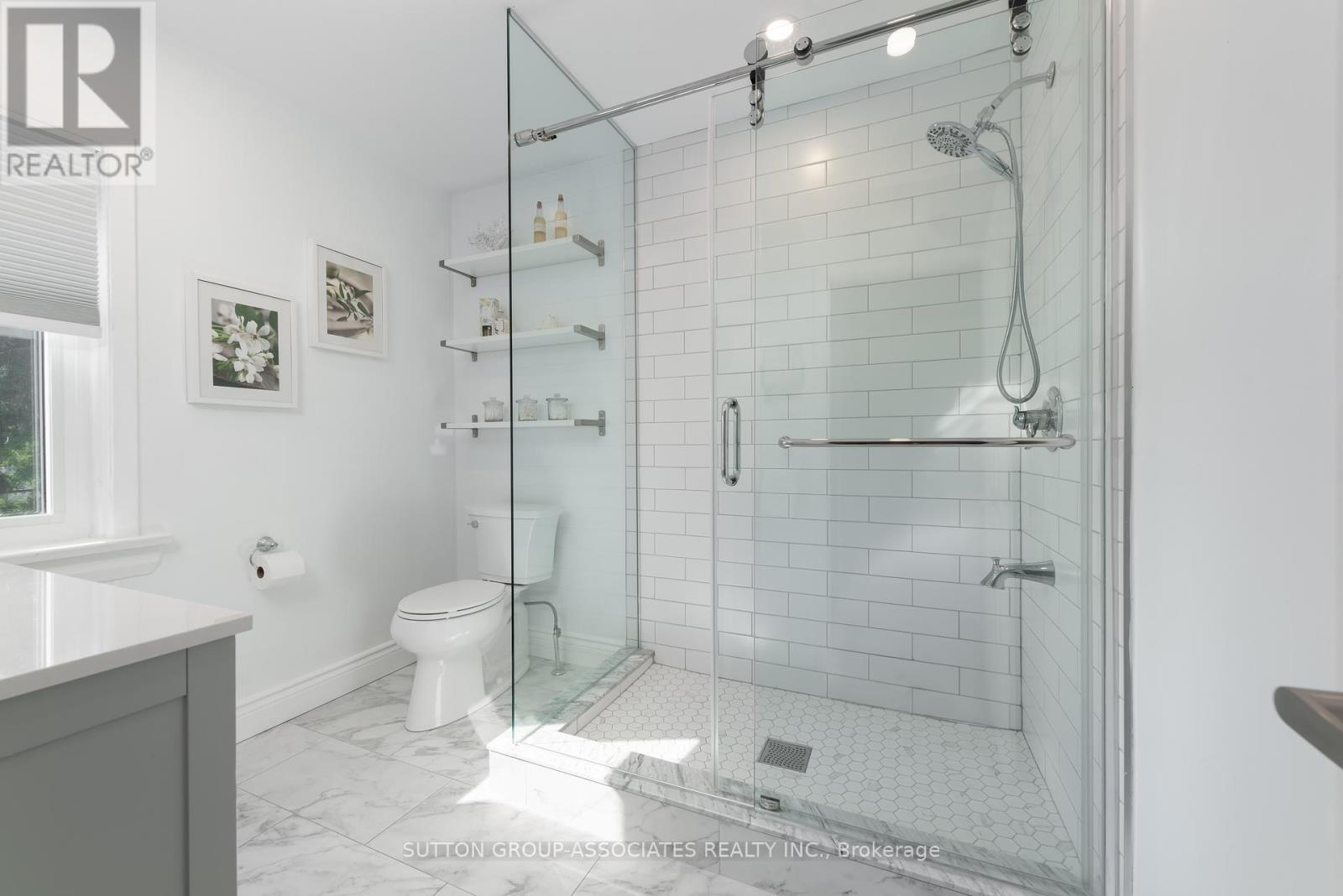 138a Cedric Avenue, Toronto, Ontario  M6C 3X8 - Photo 14 - C12432680