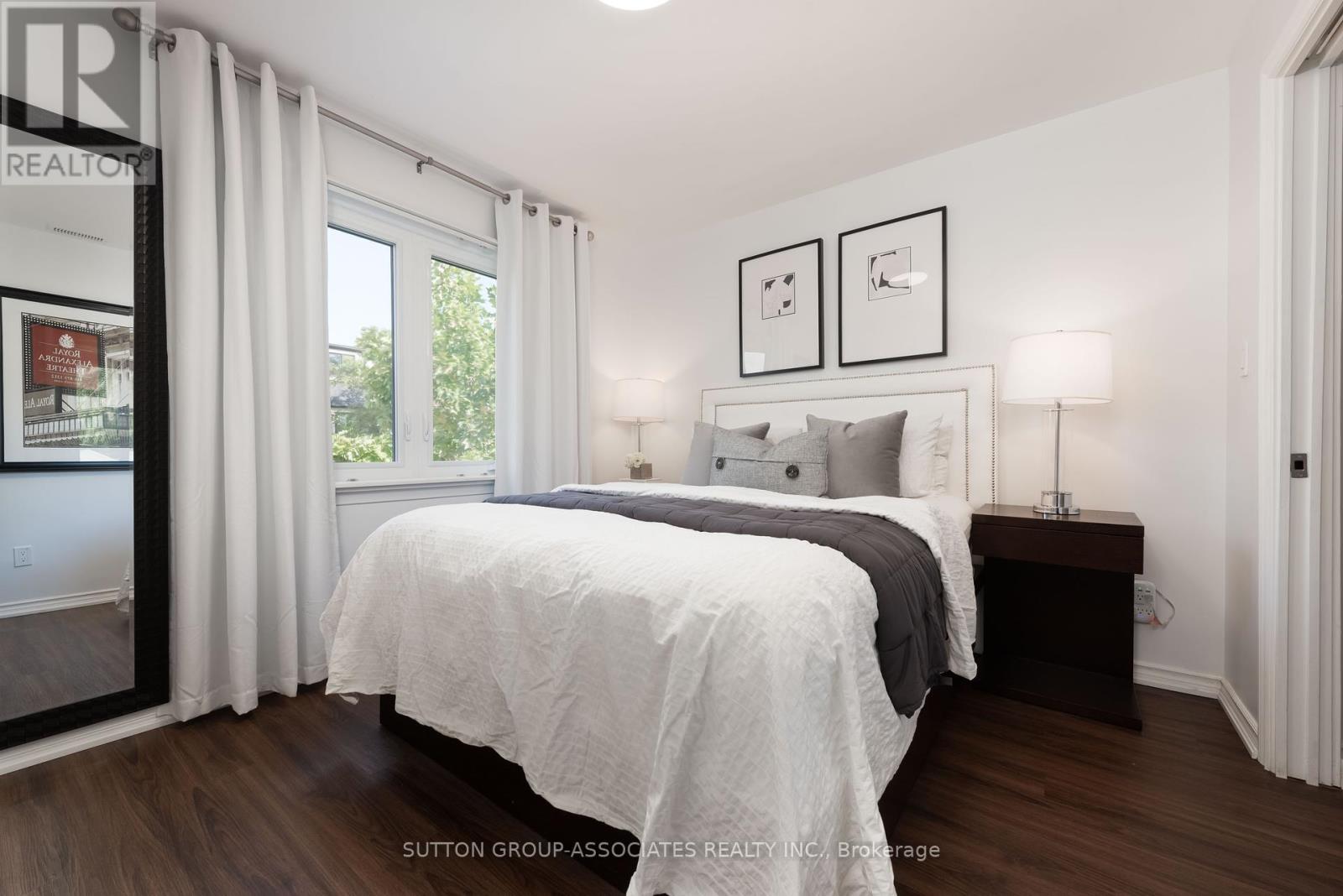 138a Cedric Avenue, Toronto, Ontario  M6C 3X8 - Photo 17 - C12432680
