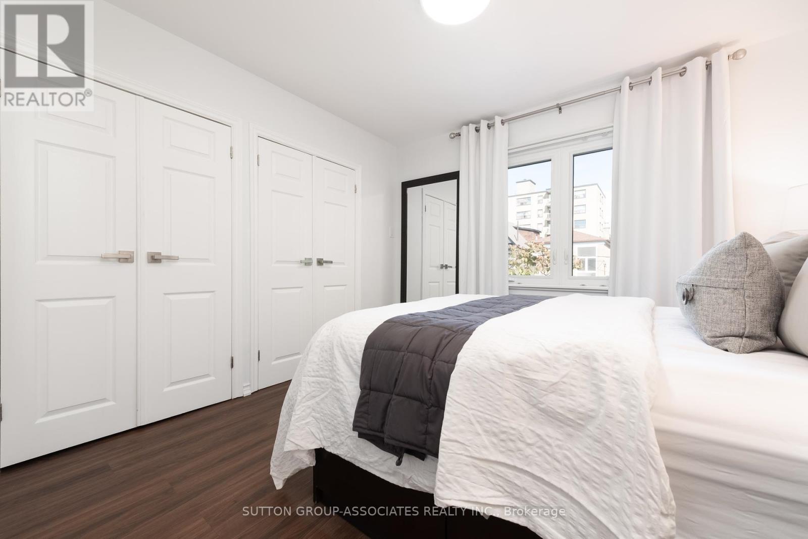 138a Cedric Avenue, Toronto, Ontario  M6C 3X8 - Photo 18 - C12432680