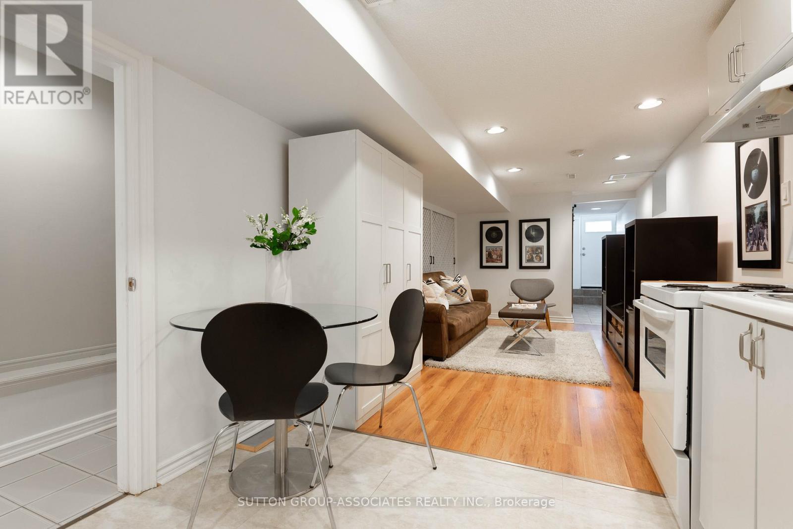 138a Cedric Avenue, Toronto, Ontario  M6C 3X8 - Photo 20 - C12432680