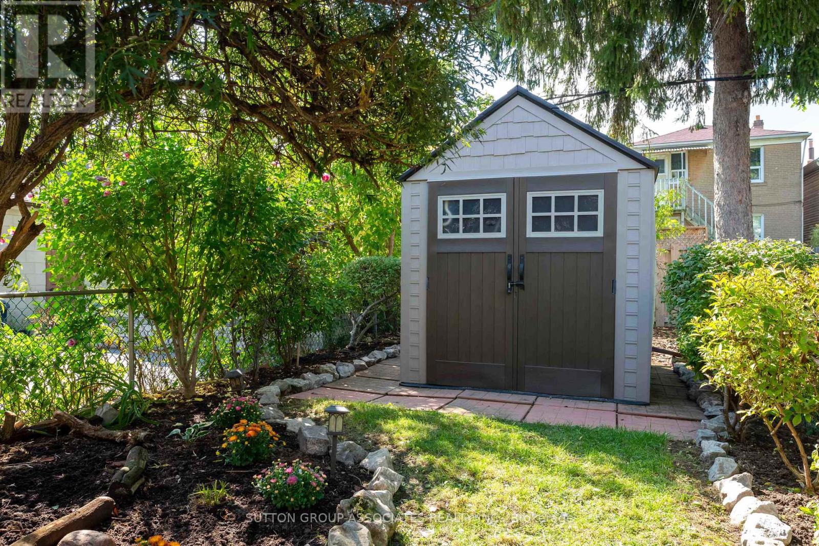 138a Cedric Avenue, Toronto, Ontario  M6C 3X8 - Photo 30 - C12432680