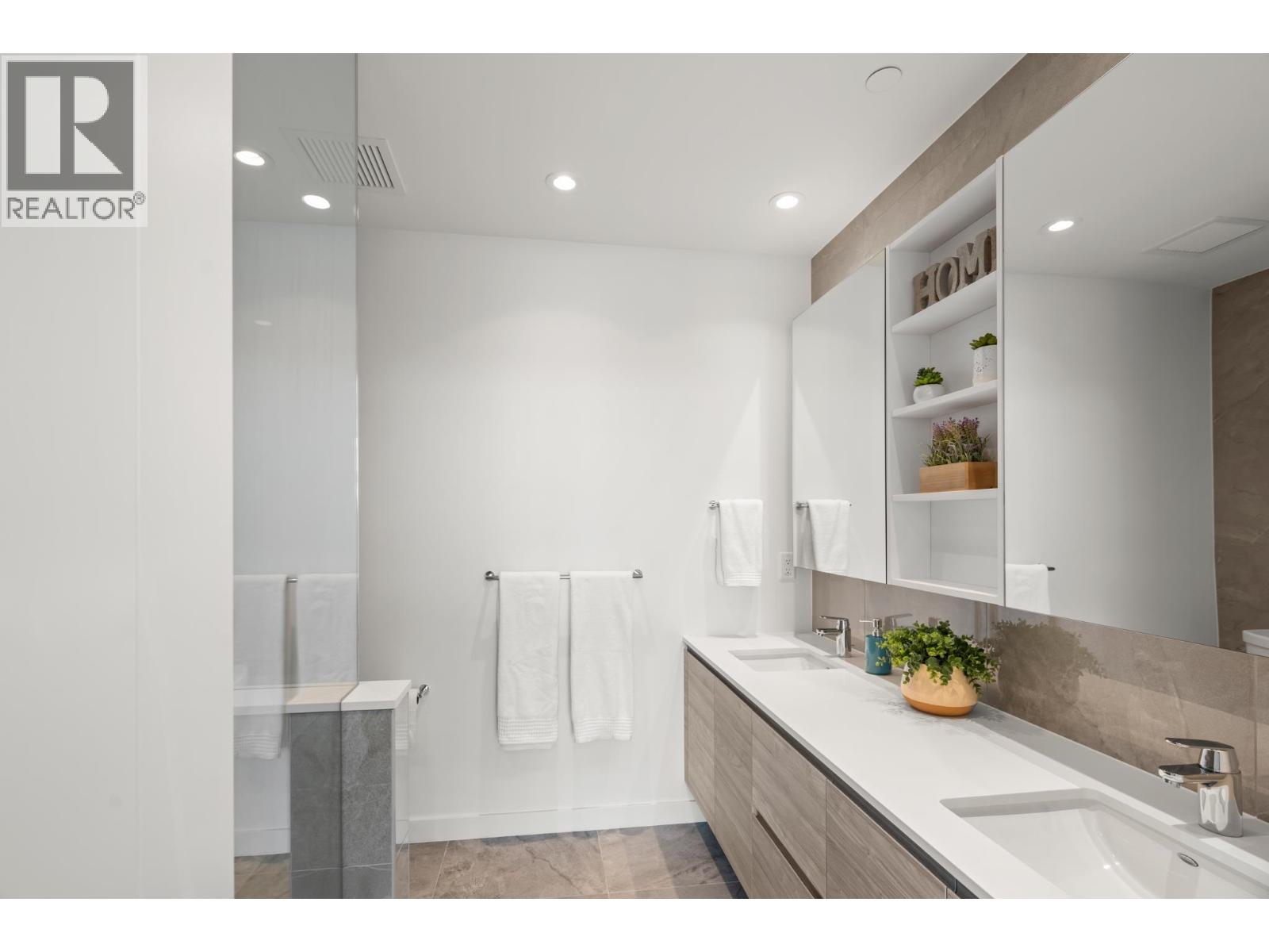 1407 680 Quayside Drive, New Westminster, British Columbia  V3M 0P2 - Photo 23 - R3052579
