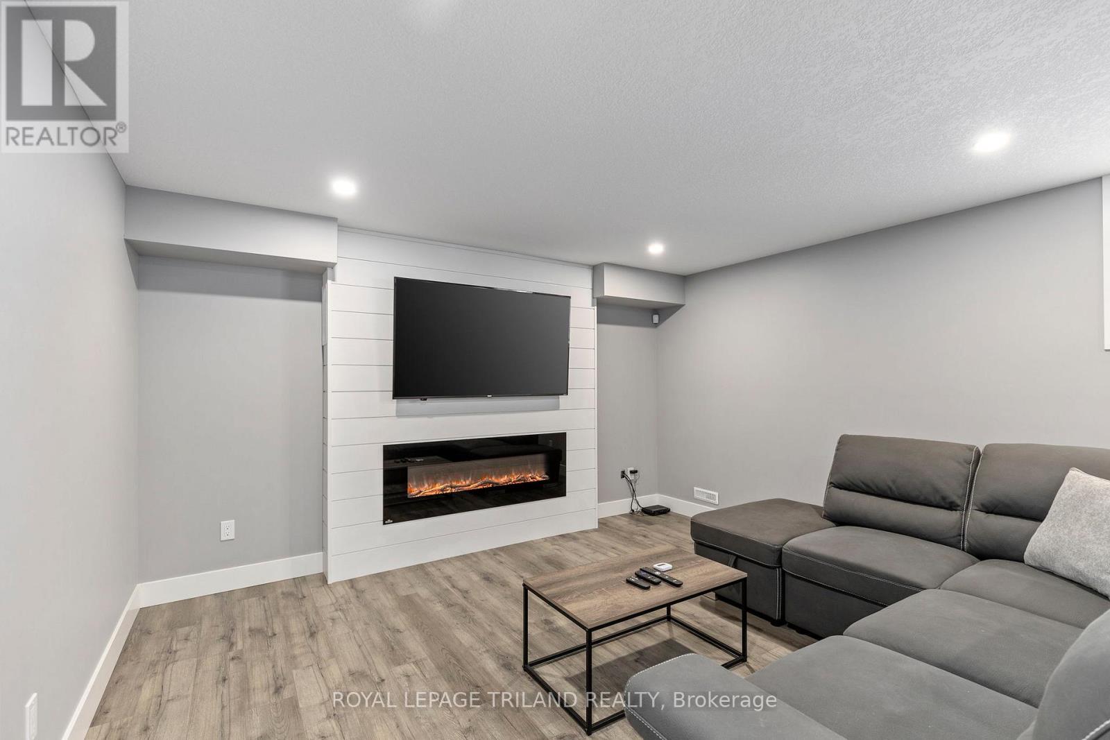 1573 Drew Street, London East, Ontario  N5V 0C3 - Photo 20 - X12432716