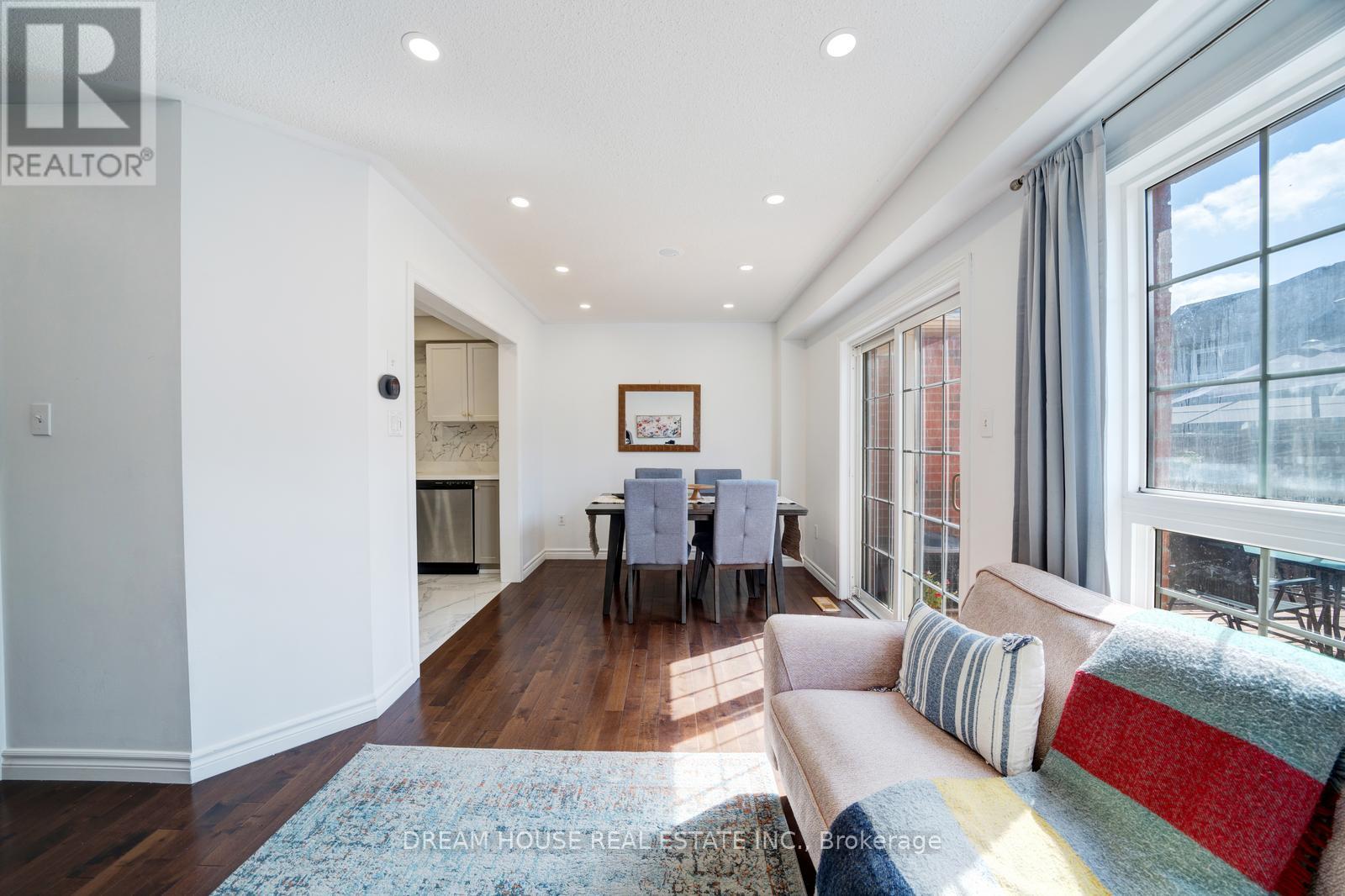 417 King Street E, East Gwillimbury, Ontario  L0G 1M0 - Photo 12 - N12432676