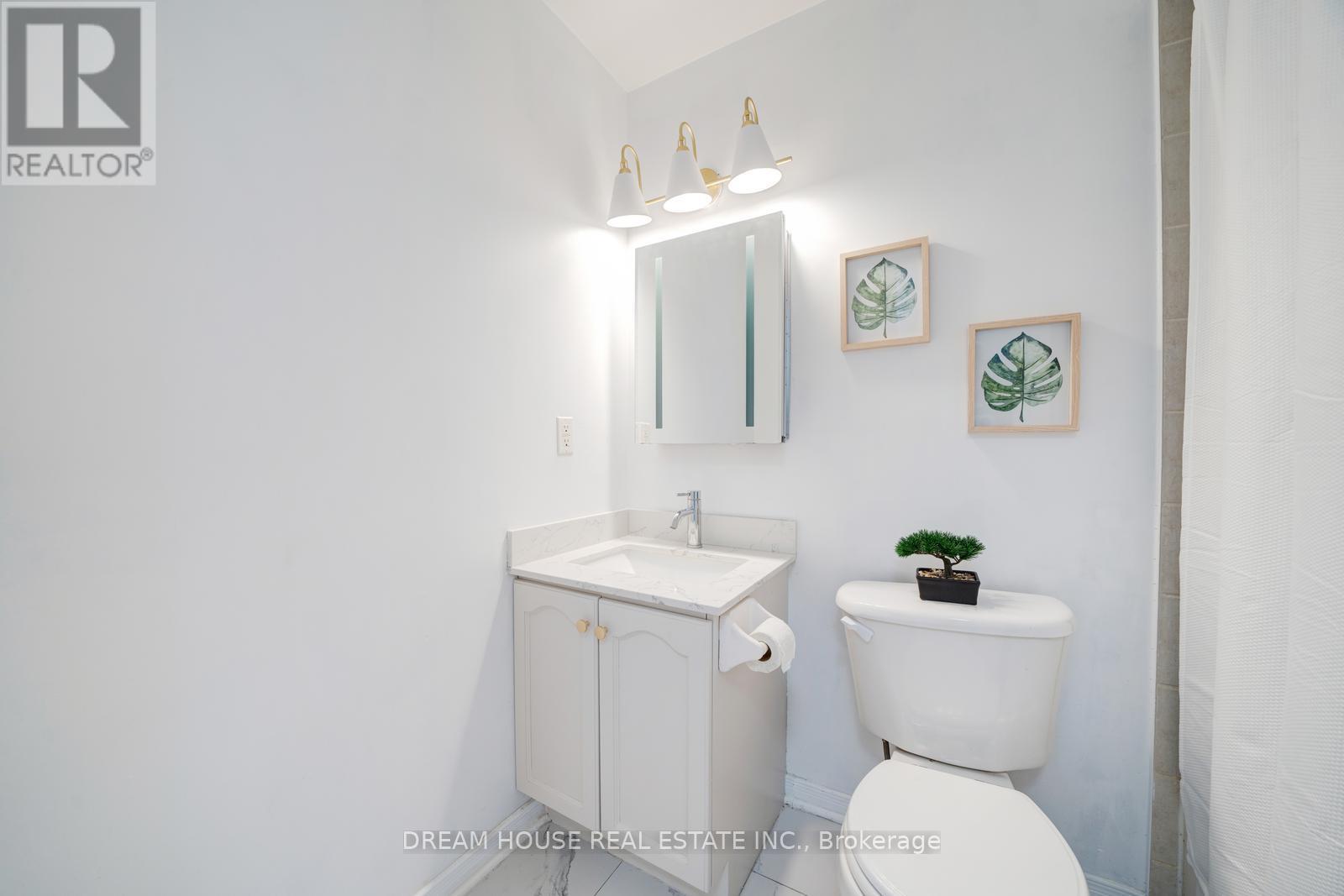 417 King Street E, East Gwillimbury, Ontario  L0G 1M0 - Photo 36 - N12432676
