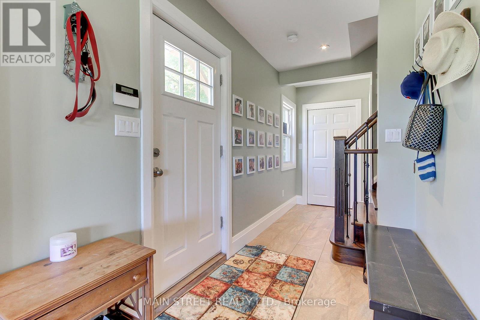 315 Cotter Street, Newmarket, Ontario  L3Y 3X9 - Photo 4 - N12432697