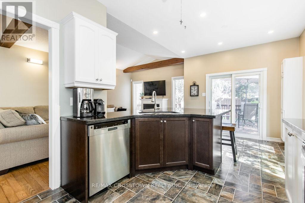 1 Bloxham Place, Barrie, Ontario  L4N 9K3 - Photo 19 - S12431855