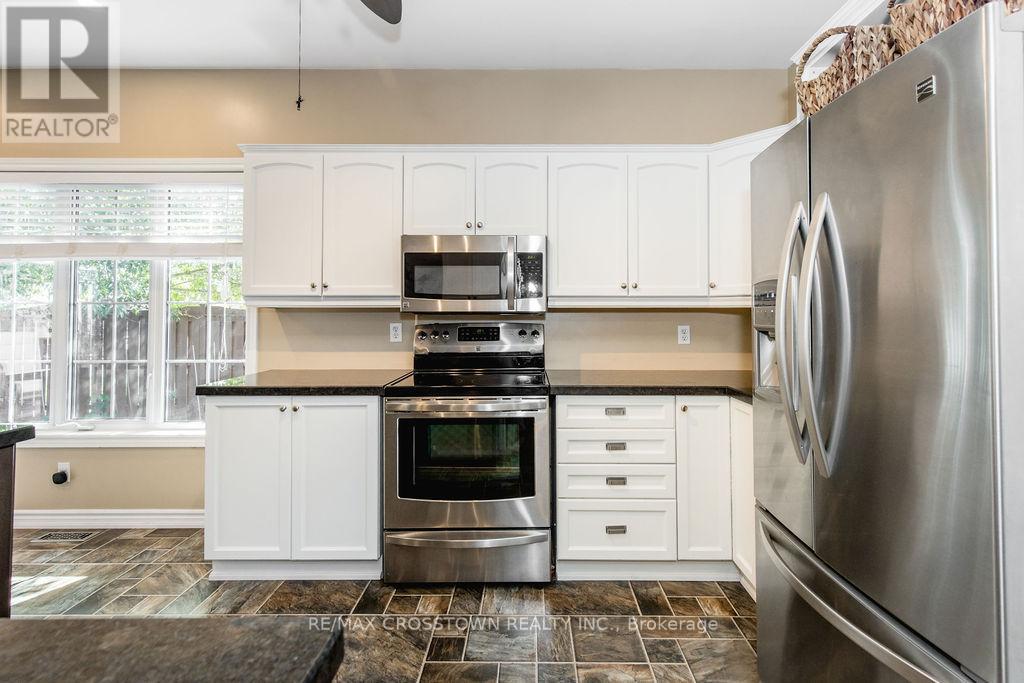 1 Bloxham Place, Barrie, Ontario  L4N 9K3 - Photo 21 - S12431855