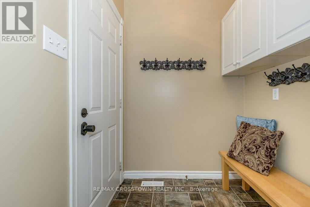 1 Bloxham Place, Barrie, Ontario  L4N 9K3 - Photo 30 - S12431855