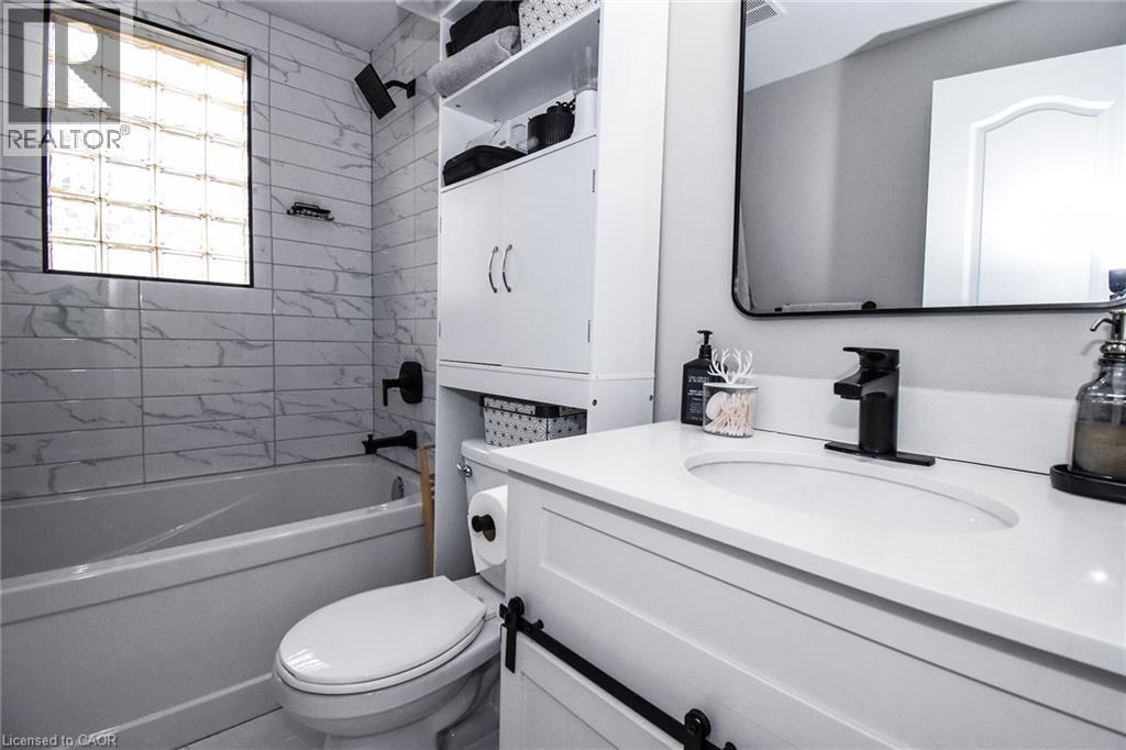 176 East 43rd Street, Hamilton, Ontario  L8T 3C2 - Photo 21 - 40774389
