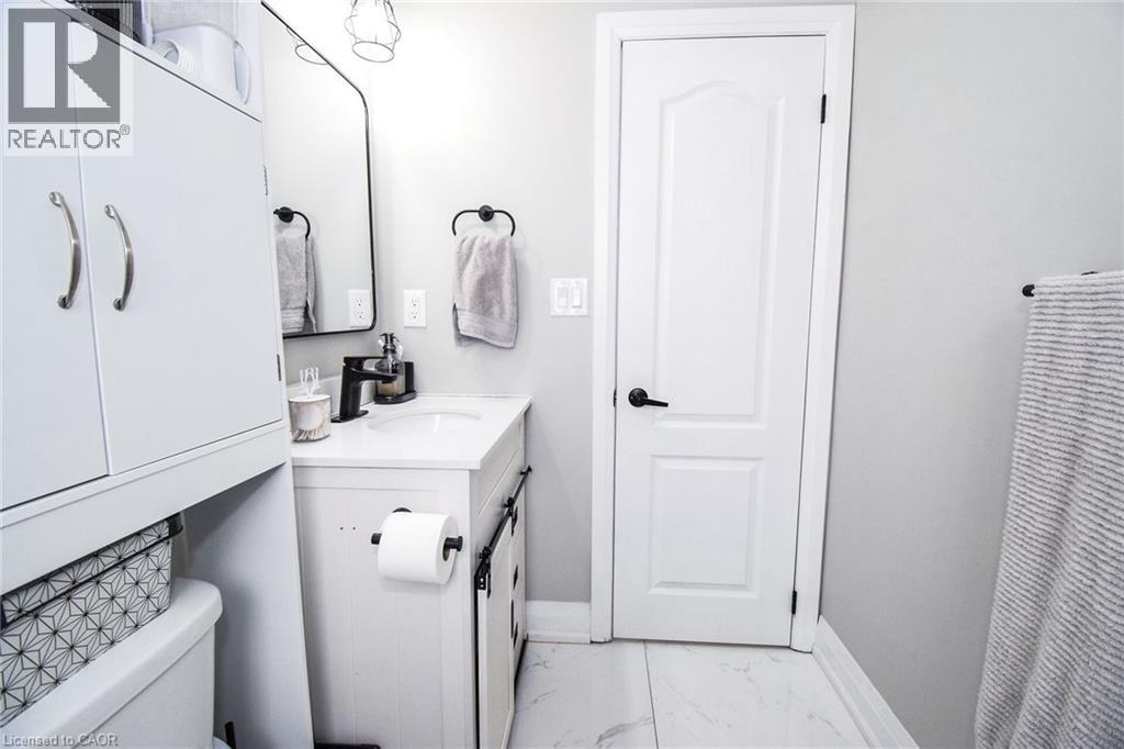 176 East 43rd Street, Hamilton, Ontario  L8T 3C2 - Photo 23 - 40774389