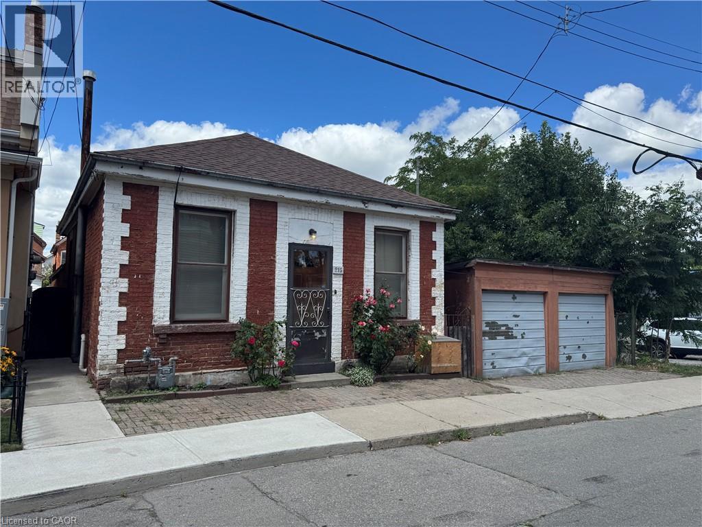 215 RAY Street N, Hamilton, Ontario