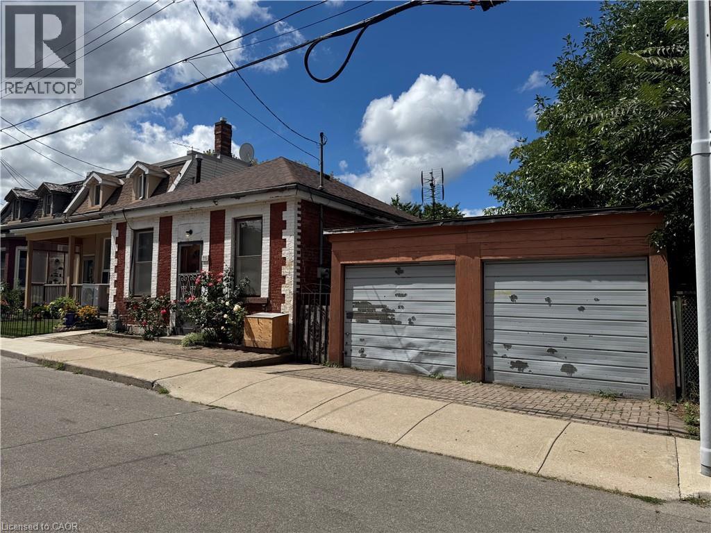 215 Ray Street N, Hamilton, Ontario  L8R 2Y3 - Photo 3 - 40774494