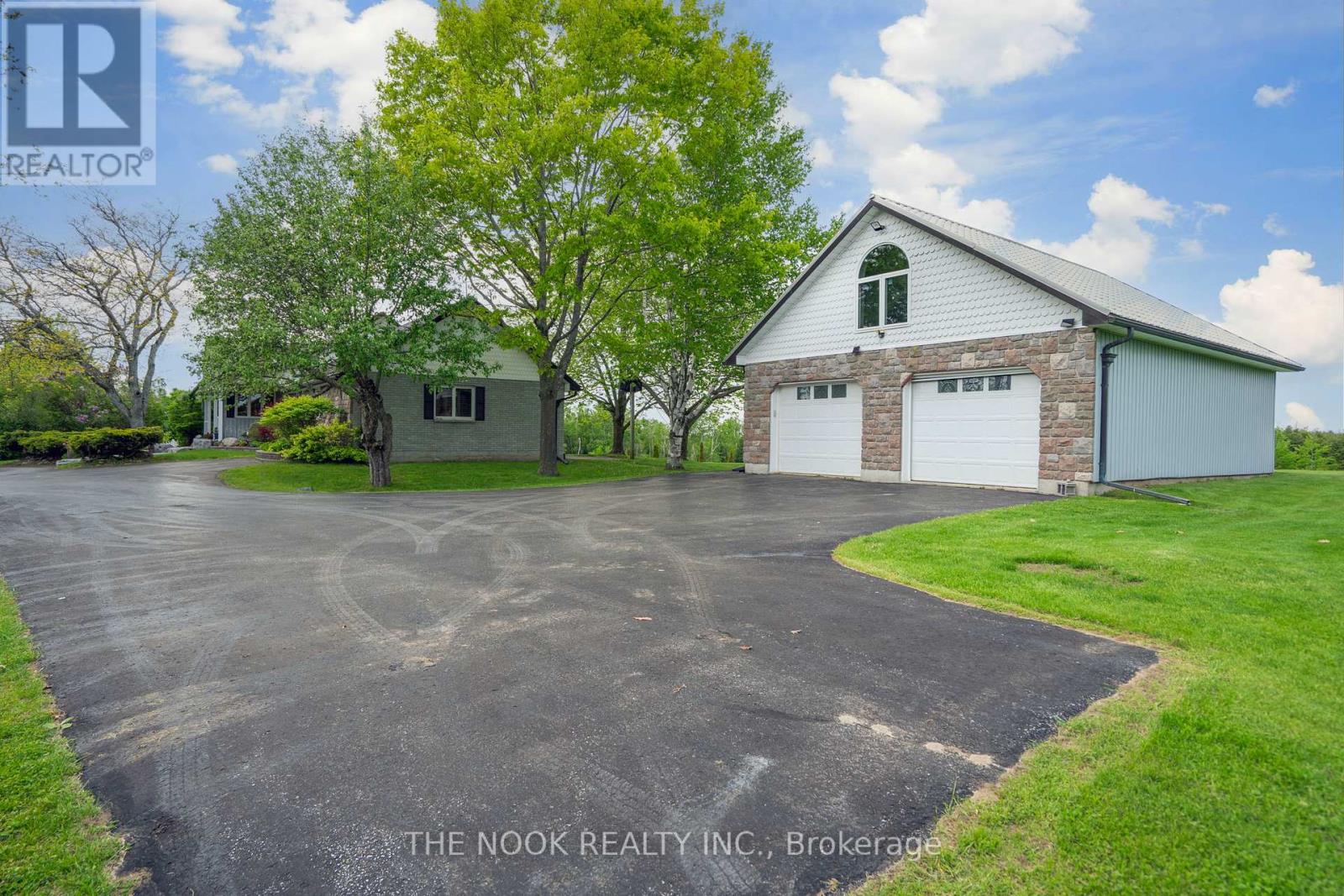 593 Pigeon Creek Road, Kawartha Lakes, Ontario  L0B 1K0 - Photo 5 - X12432723