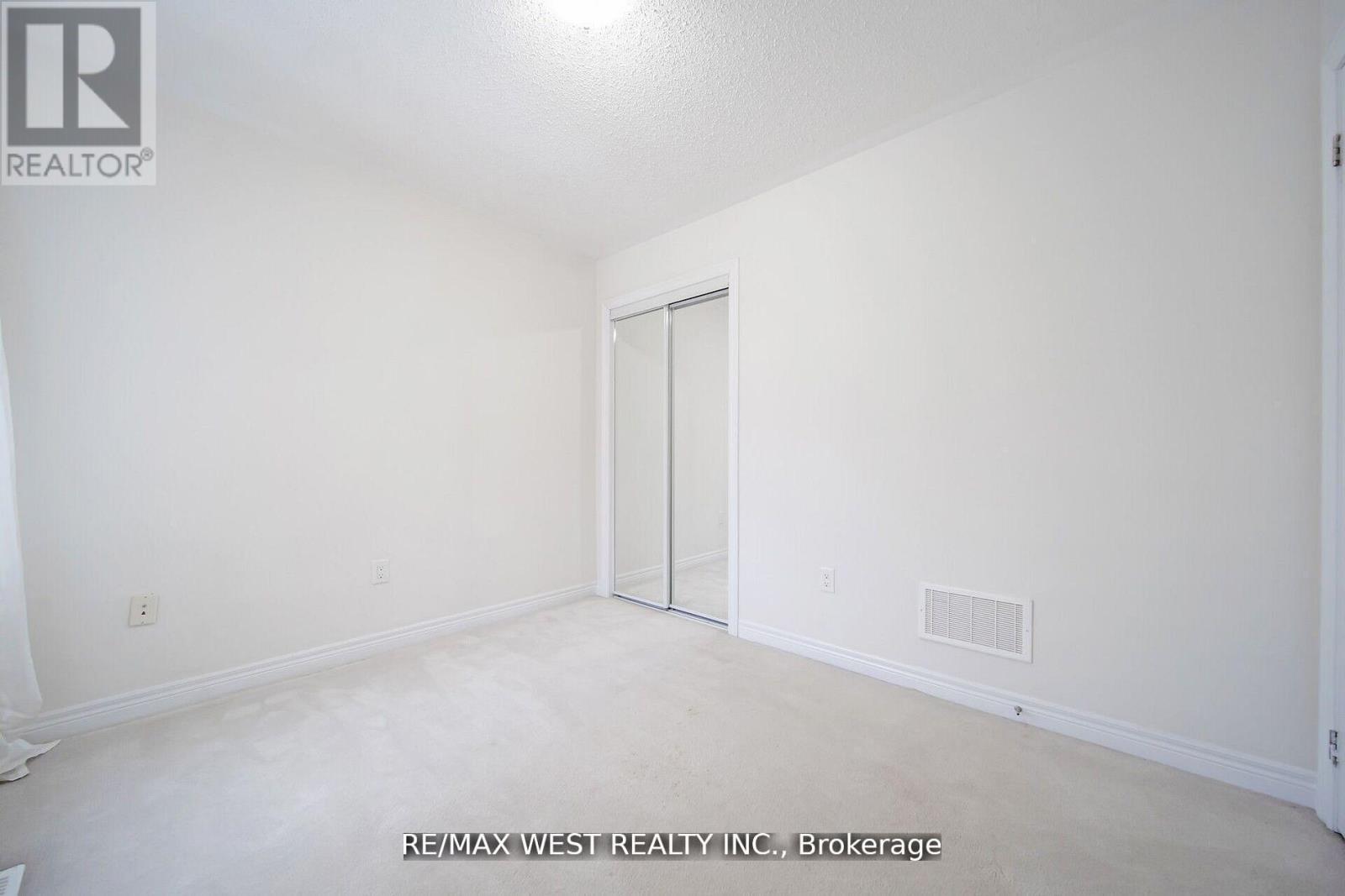 213 Sarah Cline Drive, Oakville, Ontario  L6M 0T8 - Photo 28 - W12432677