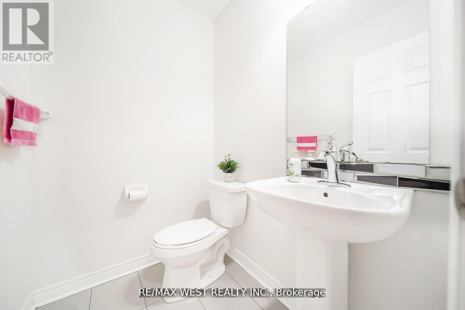 213 Sarah Cline Drive, Oakville, Ontario  L6M 0T8 - Photo 30 - W12432677