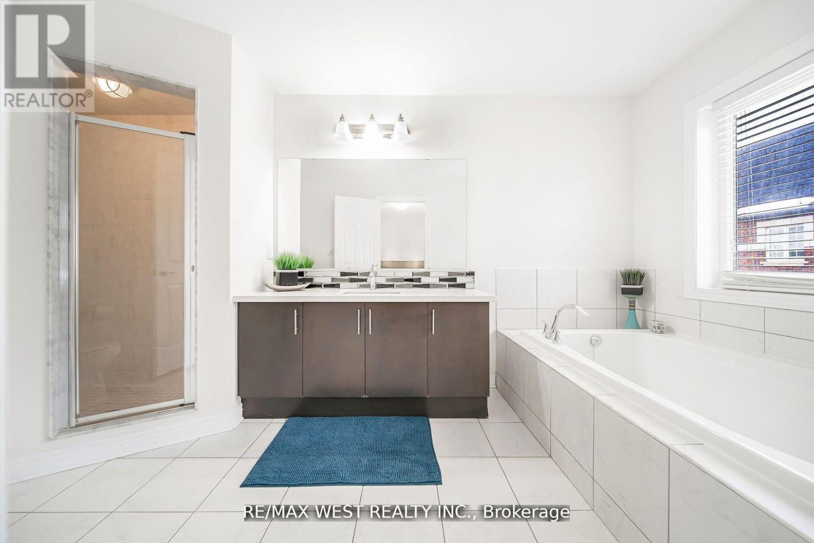 213 Sarah Cline Drive, Oakville, Ontario  L6M 0T8 - Photo 35 - W12432677