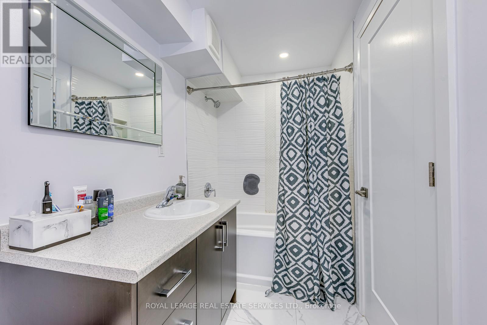 7180 Danton Promenade, Mississauga, Ontario  L5N 5P3 - Photo 37 - W12432694