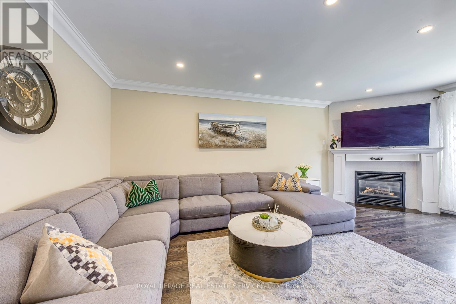 7180 Danton Promenade, Mississauga, Ontario  L5N 5P3 - Photo 5 - W12432694