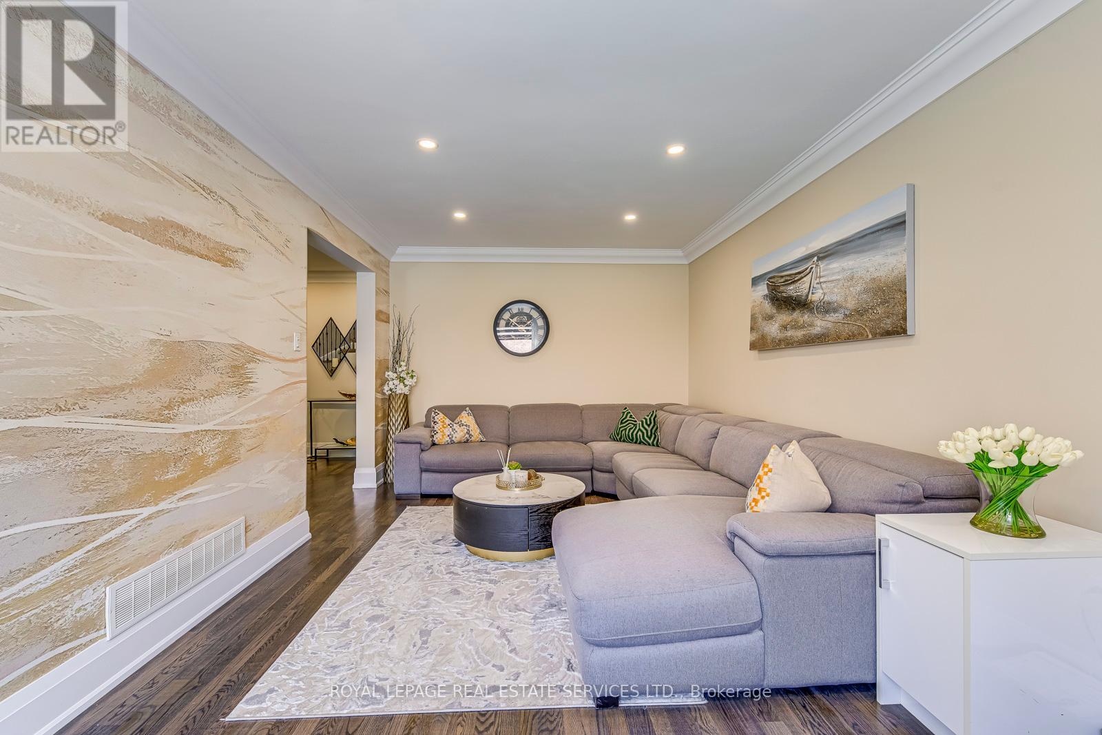 7180 Danton Promenade, Mississauga, Ontario  L5N 5P3 - Photo 7 - W12432694