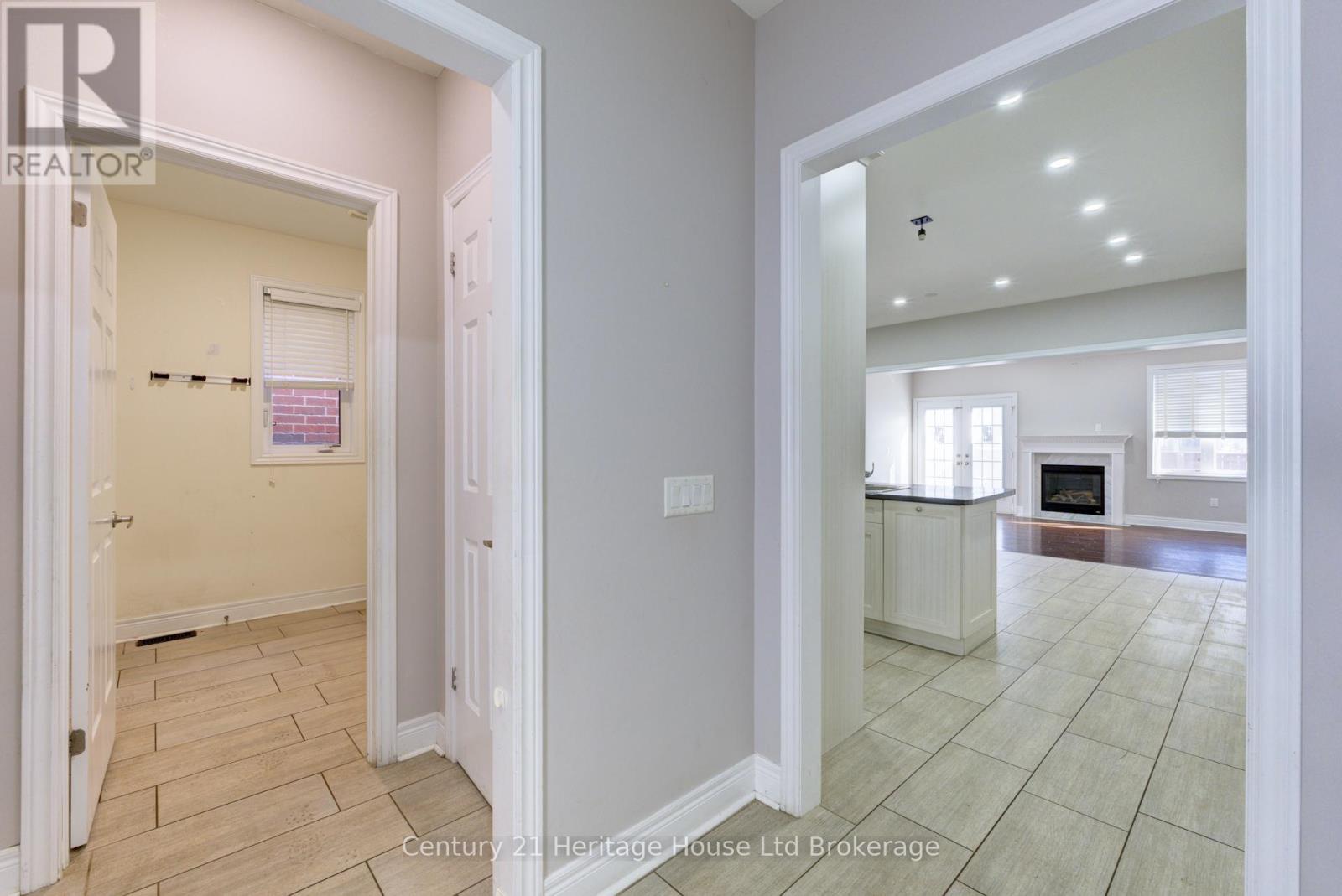 504 Baldwin Crescent, Woodstock, Ontario  N4T 0G6 - Photo 11 - X12432775