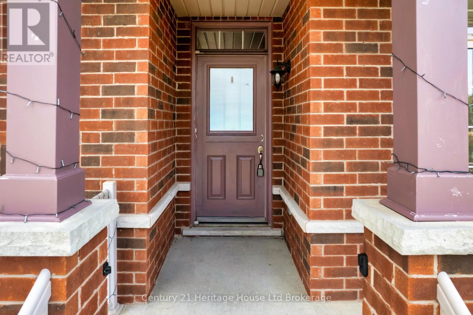 504 Baldwin Crescent, Woodstock, Ontario  N4T 0G6 - Photo 5 - X12432775