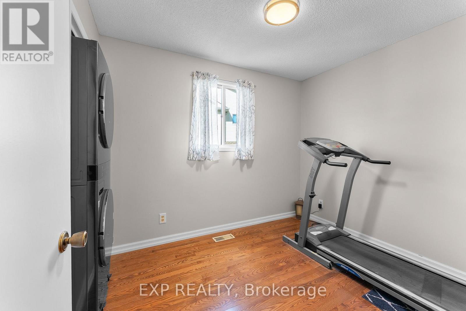 36 Vintage Crescent, St. Catharines (Ridley), Ontario  L2S 3C6 - Photo 17 - X12432709