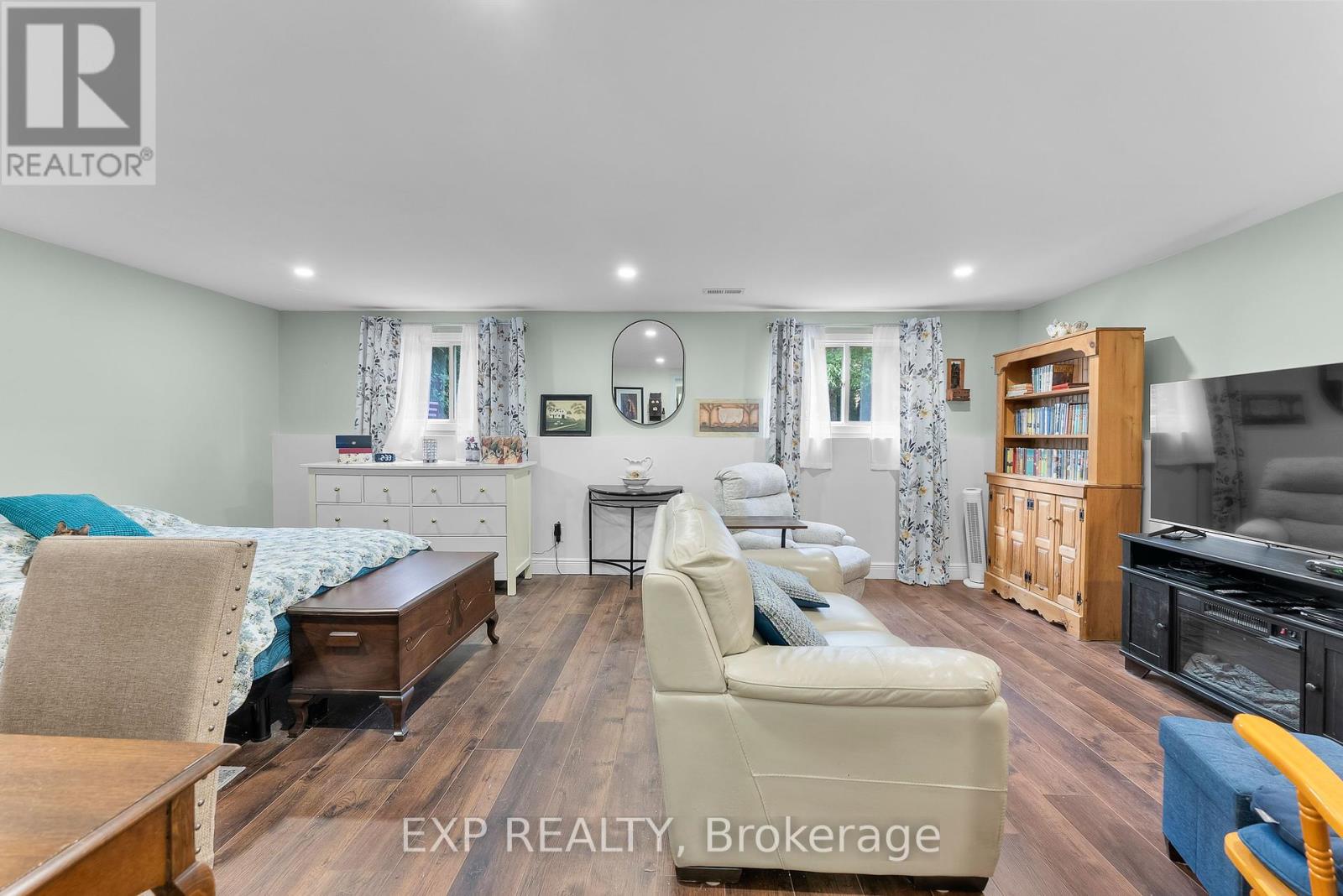36 Vintage Crescent, St. Catharines (Ridley), Ontario  L2S 3C6 - Photo 23 - X12432709