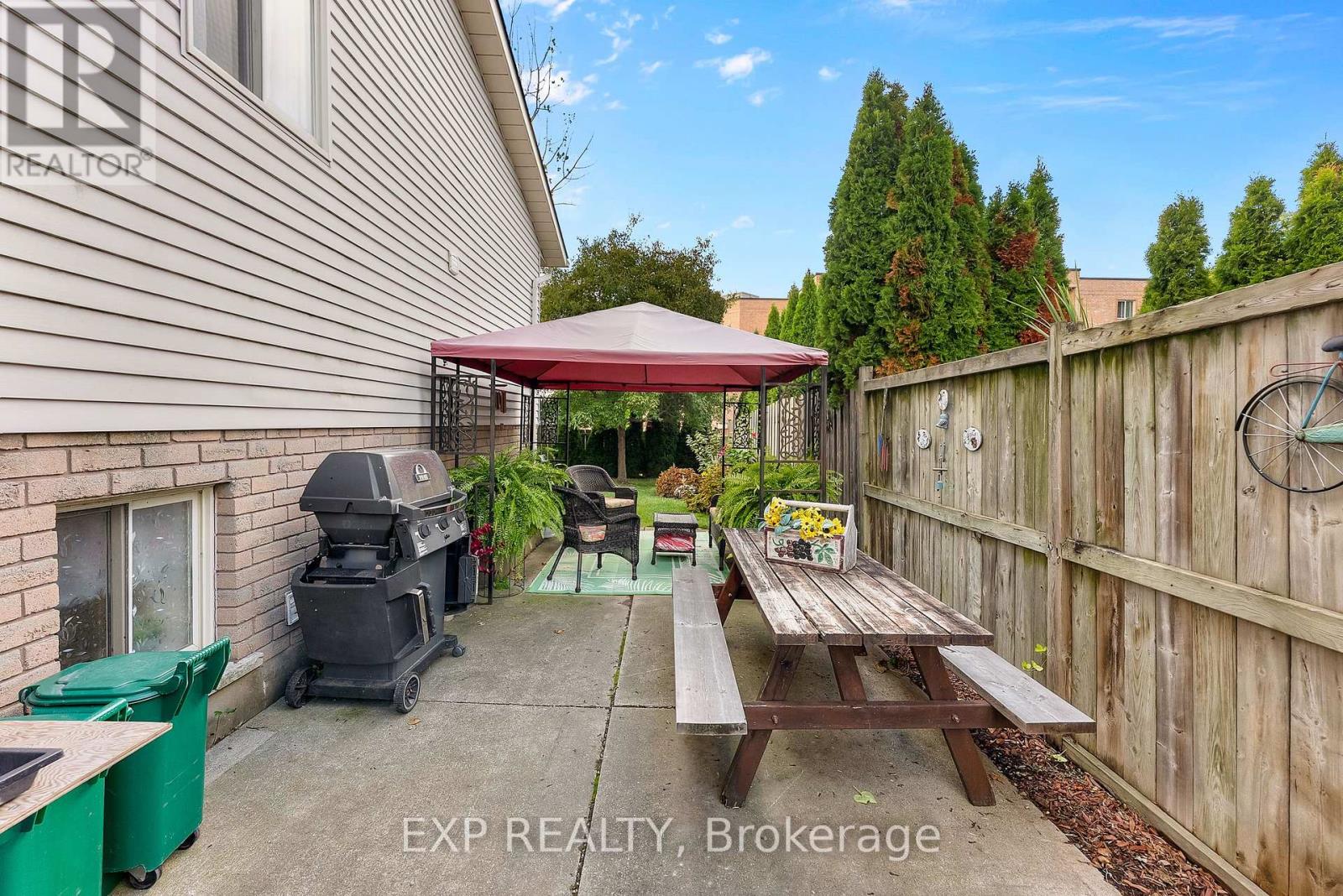 36 Vintage Crescent, St. Catharines (Ridley), Ontario  L2S 3C6 - Photo 30 - X12432709