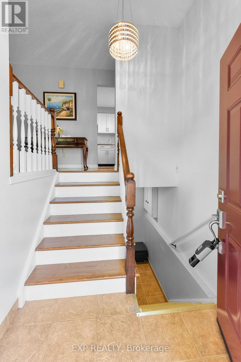 36 Vintage Crescent, St. Catharines (Ridley), Ontario  L2S 3C6 - Photo 4 - X12432709