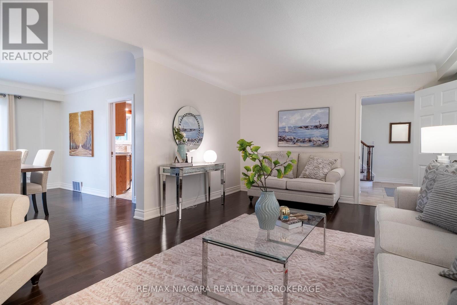 49 Royal York Road, St. Catharines (Lakeshore), Ontario  L2N 2N7 - Photo 12 - X12432710
