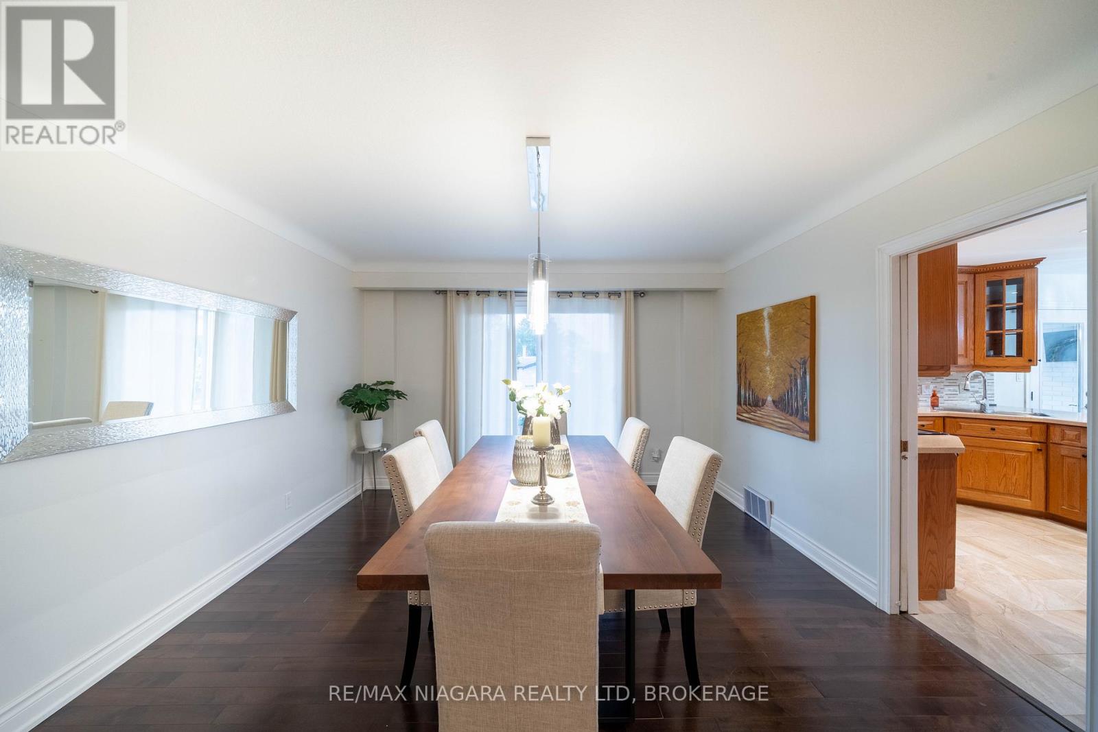 49 Royal York Road, St. Catharines (Lakeshore), Ontario  L2N 2N7 - Photo 15 - X12432710