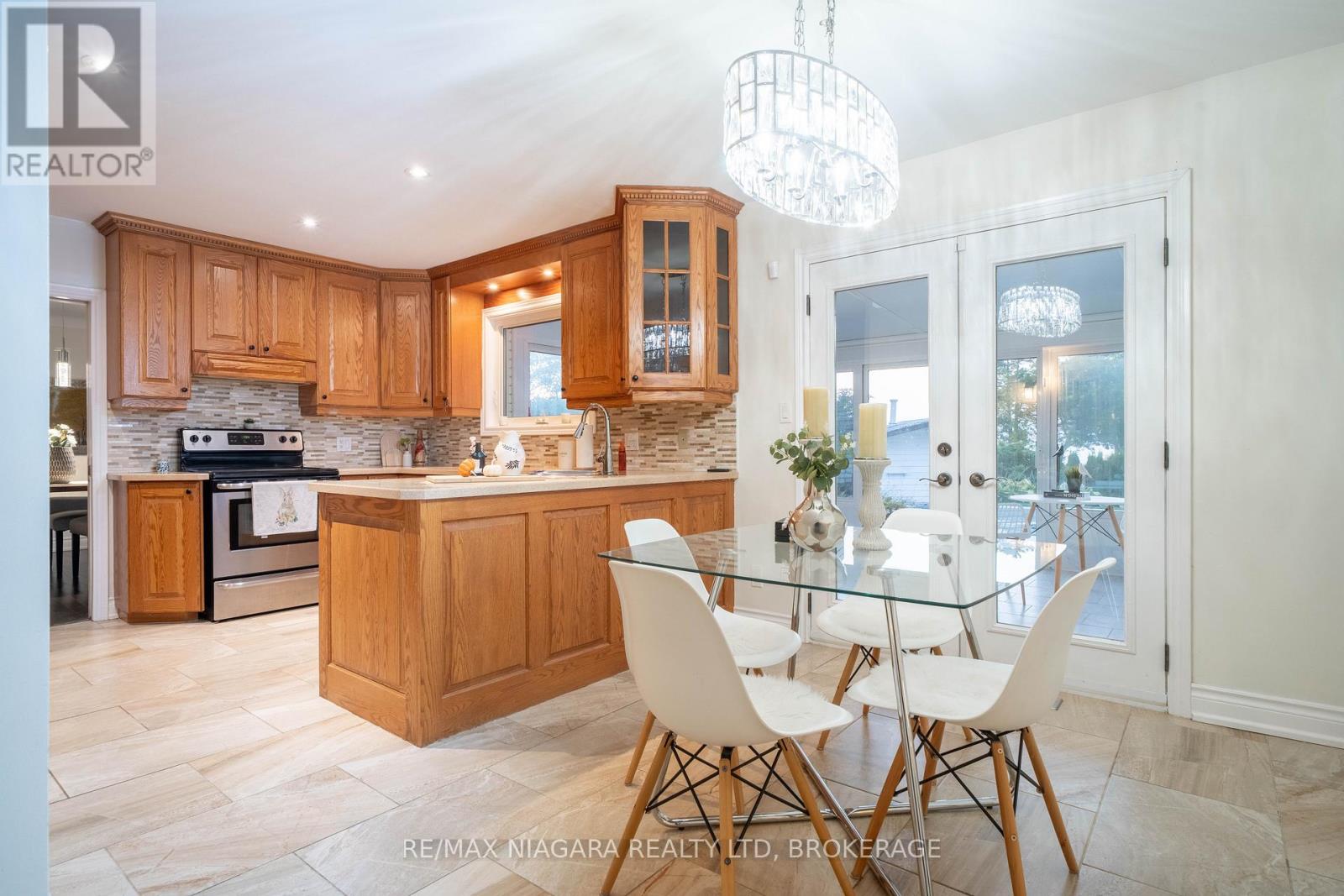 49 Royal York Road, St. Catharines (Lakeshore), Ontario  L2N 2N7 - Photo 20 - X12432710