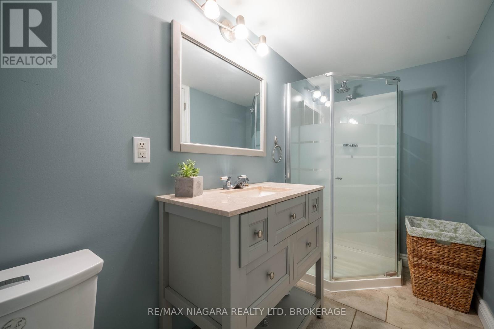 49 Royal York Road, St. Catharines (Lakeshore), Ontario  L2N 2N7 - Photo 38 - X12432710