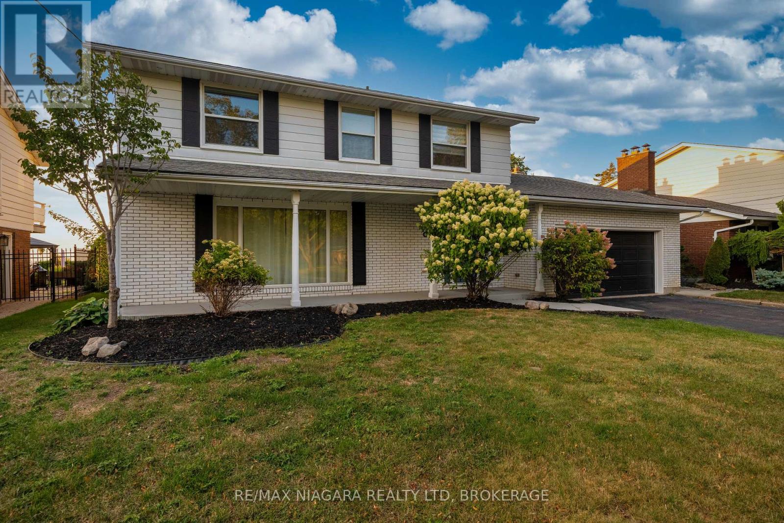 49 Royal York Road, St. Catharines (Lakeshore), Ontario  L2N 2N7 - Photo 4 - X12432710
