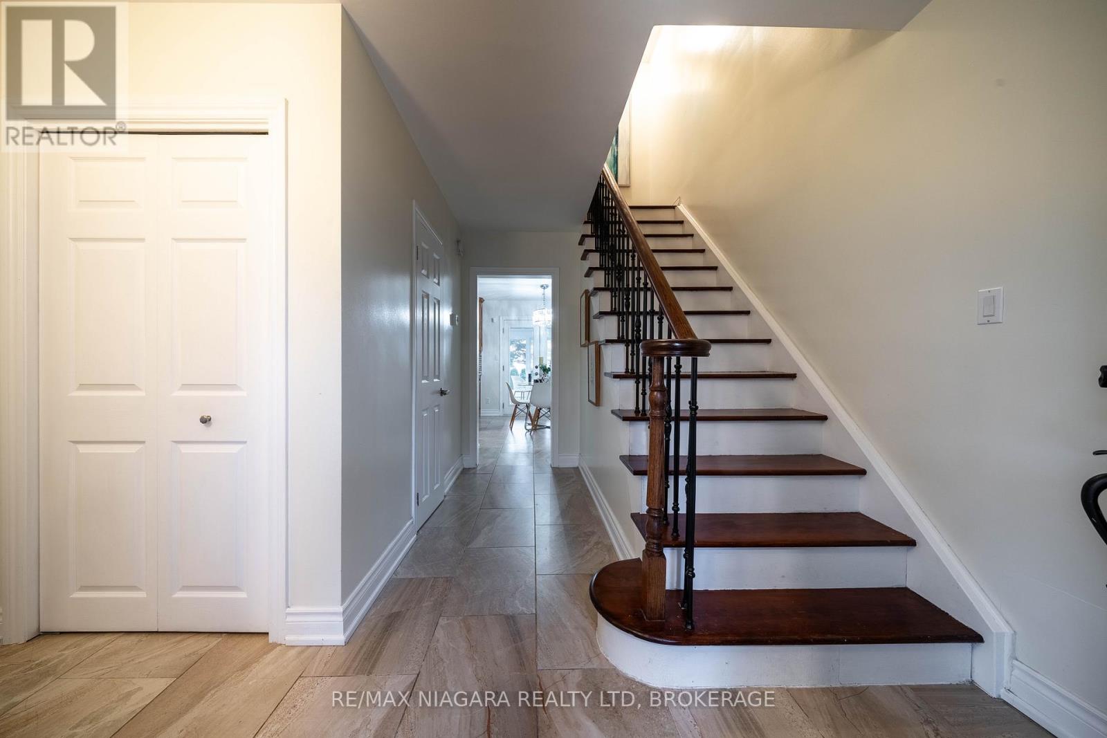 49 Royal York Road, St. Catharines (Lakeshore), Ontario  L2N 2N7 - Photo 7 - X12432710