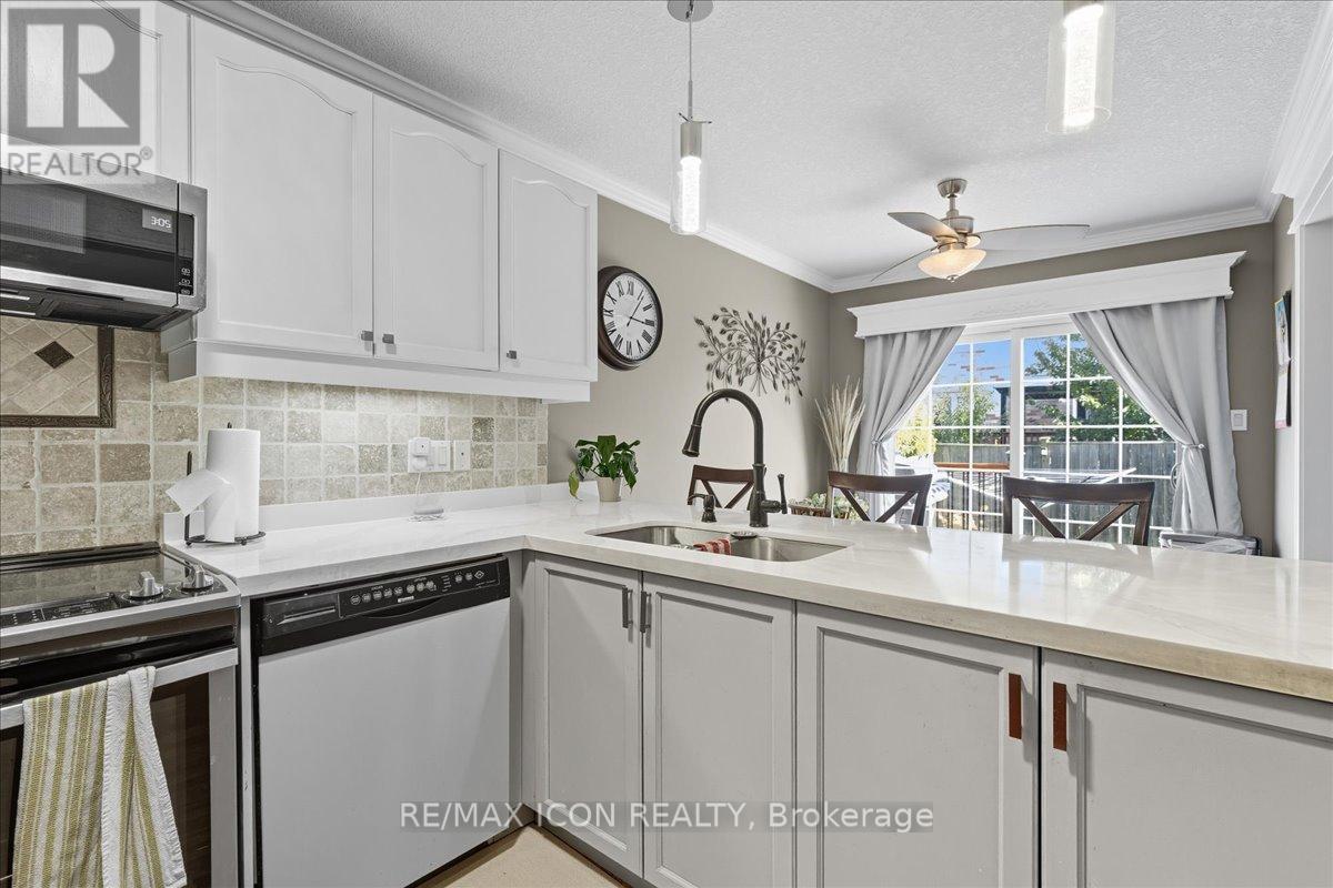 57 Tweedsdale Street, Kitchener, Ontario  N2R 1W2 - Photo 14 - X12432674