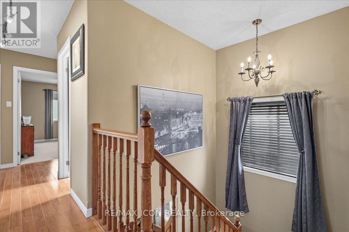 57 Tweedsdale Street, Kitchener, Ontario  N2R 1W2 - Photo 18 - X12432674