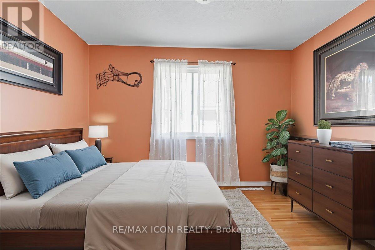 57 Tweedsdale Street, Kitchener, Ontario  N2R 1W2 - Photo 21 - X12432674