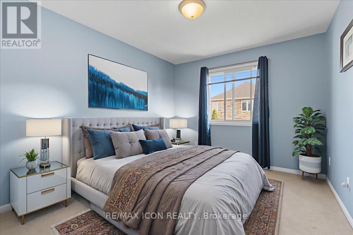 57 Tweedsdale Street, Kitchener, Ontario  N2R 1W2 - Photo 22 - X12432674