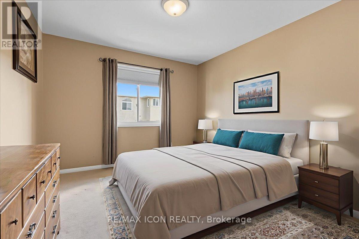57 Tweedsdale Street, Kitchener, Ontario  N2R 1W2 - Photo 23 - X12432674
