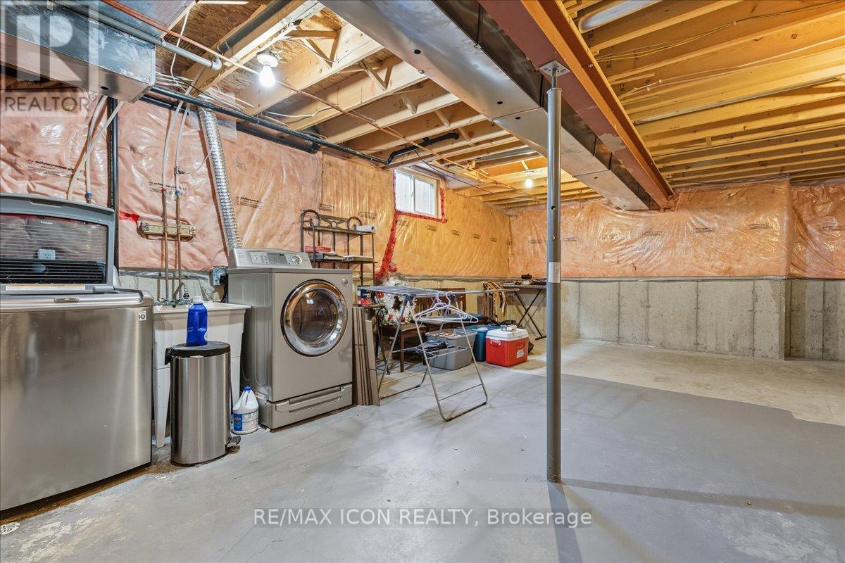 57 Tweedsdale Street, Kitchener, Ontario  N2R 1W2 - Photo 25 - X12432674
