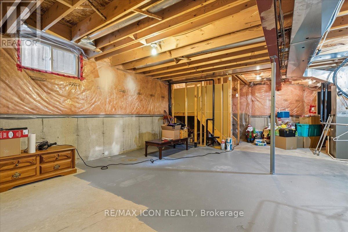 57 Tweedsdale Street, Kitchener, Ontario  N2R 1W2 - Photo 27 - X12432674