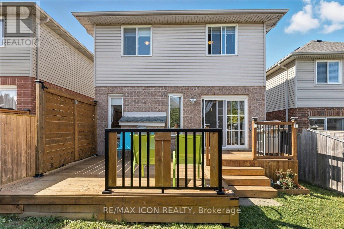 57 Tweedsdale Street, Kitchener, Ontario  N2R 1W2 - Photo 32 - X12432674