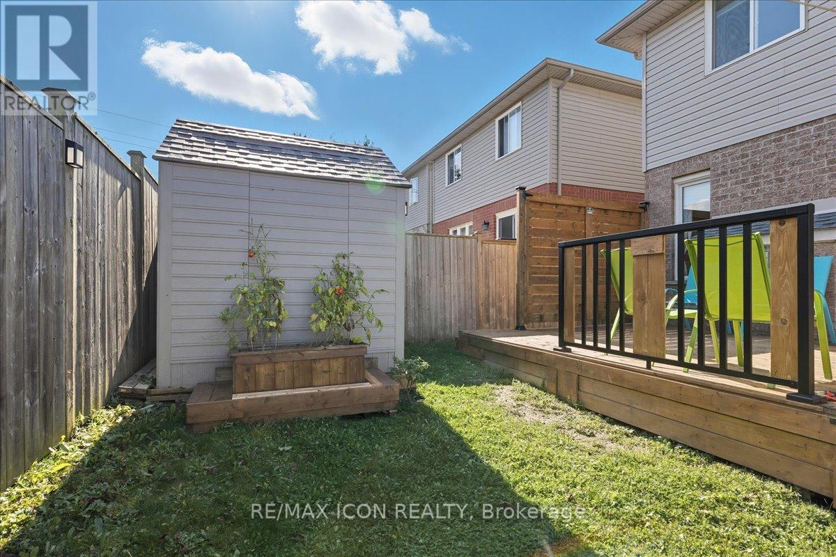 57 Tweedsdale Street, Kitchener, Ontario  N2R 1W2 - Photo 33 - X12432674