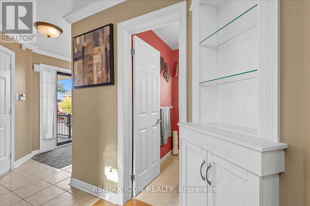 57 Tweedsdale Street, Kitchener, Ontario  N2R 1W2 - Photo 7 - X12432674
