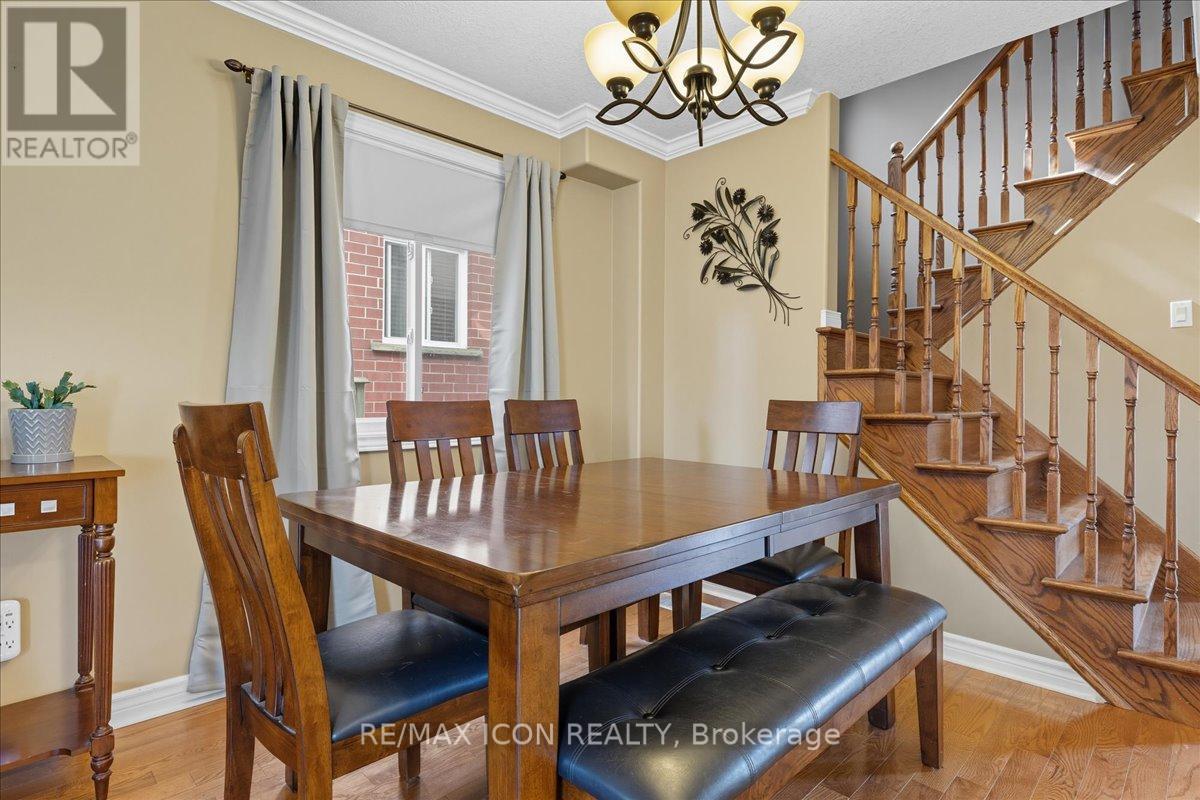 57 Tweedsdale Street, Kitchener, Ontario  N2R 1W2 - Photo 9 - X12432674