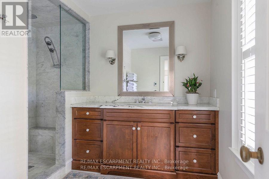 5 Mayfair Place, Hamilton, Ontario  L8S 4E9 - Photo 30 - X12432678