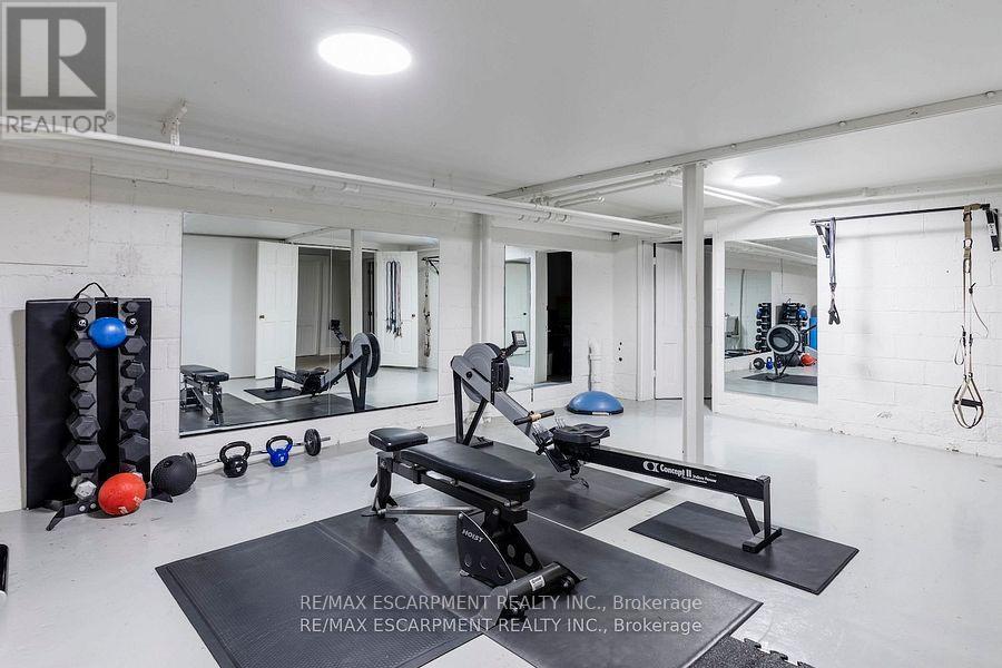 5 Mayfair Place, Hamilton, Ontario  L8S 4E9 - Photo 41 - X12432678