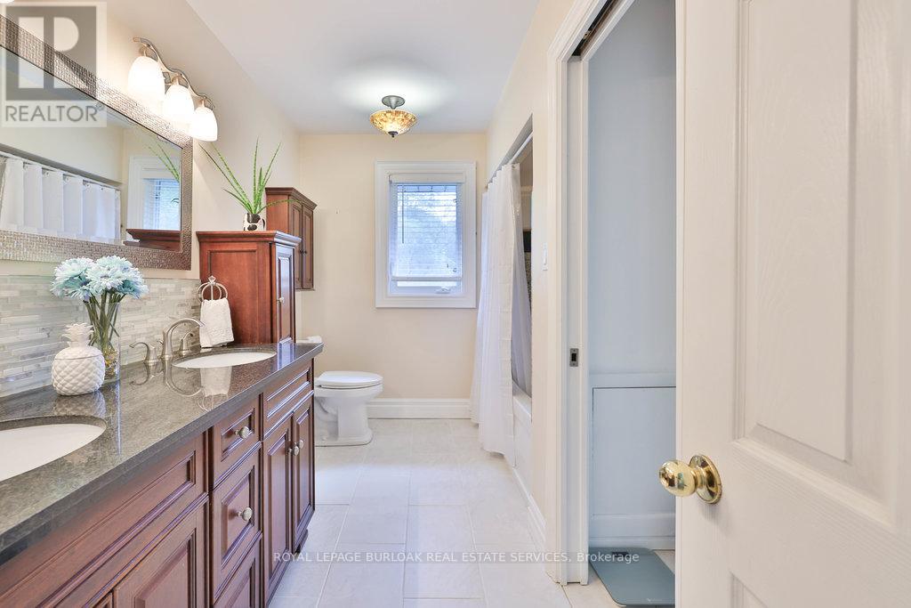 112 Sulphur Springs Road, Hamilton, Ontario  L9G 1M1 - Photo 16 - X12432693